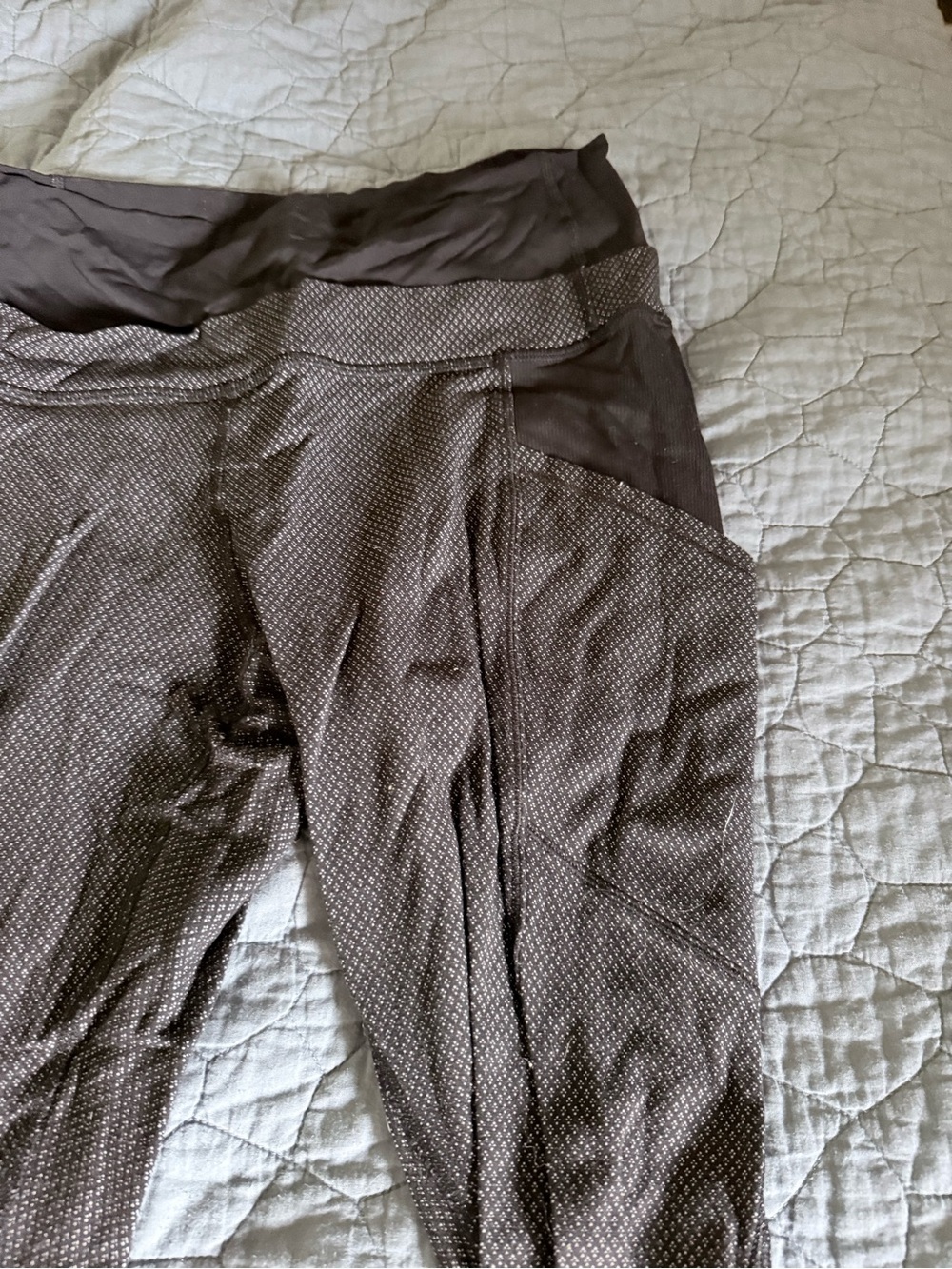 lululemon athletica Black/Grey Dotted Leggings
